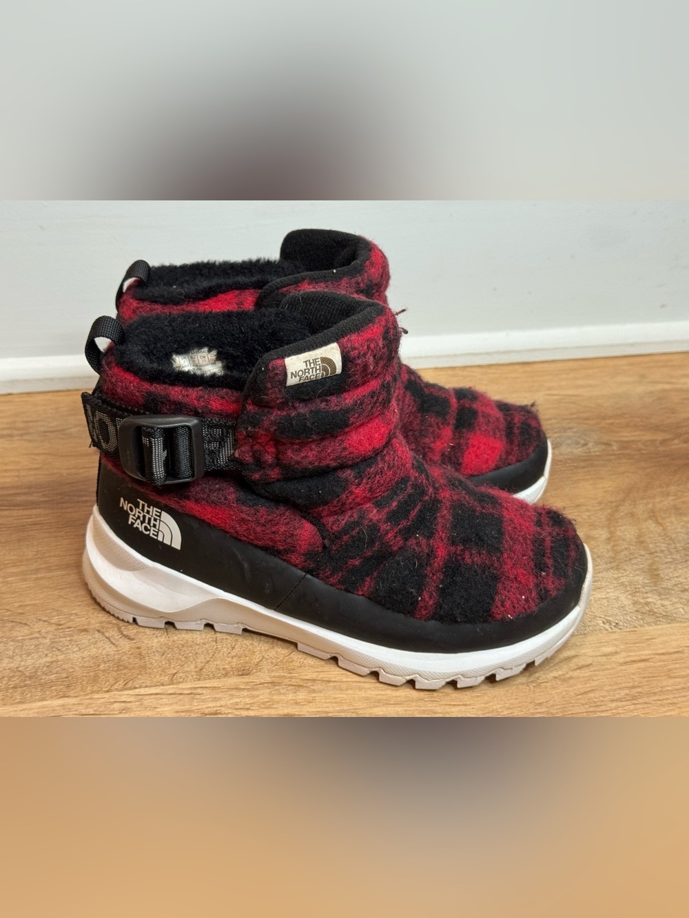 The North Face Women's ThermoBall Pull-On Plaid Boots Size 6